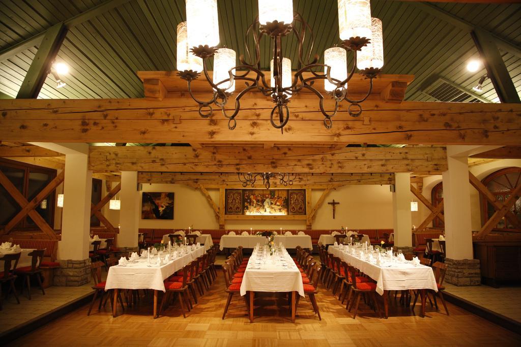 Hotel Gasthof Zum Kirchenwirt Пух бай Халайн Екстериор снимка