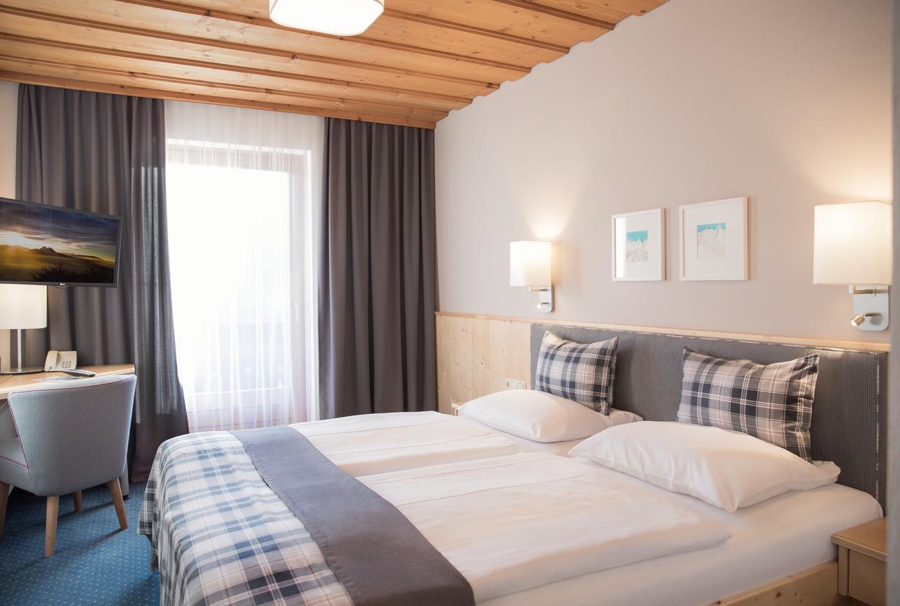Hotel Gasthof Zum Kirchenwirt Пух бай Халайн Екстериор снимка
