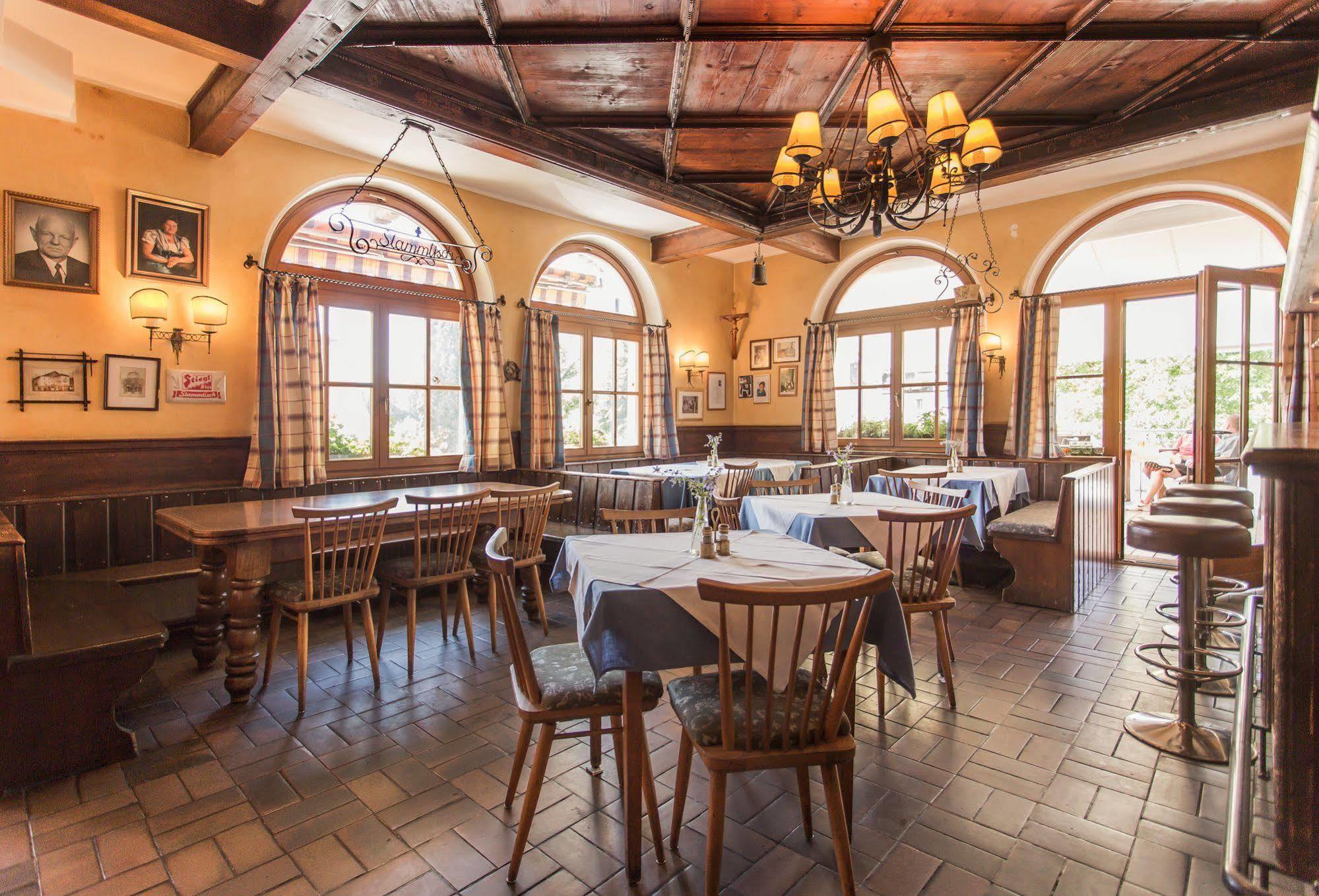 Hotel Gasthof Zum Kirchenwirt Пух бай Халайн Екстериор снимка