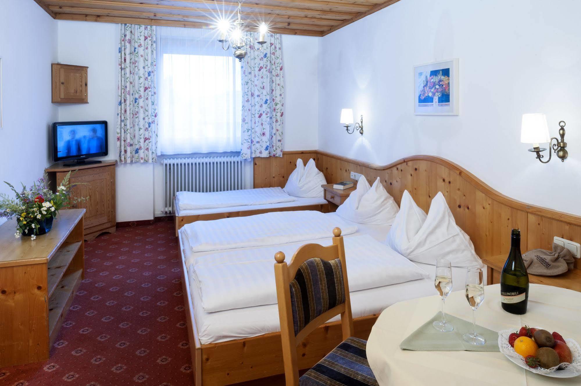 Hotel Gasthof Zum Kirchenwirt Пух бай Халайн Екстериор снимка