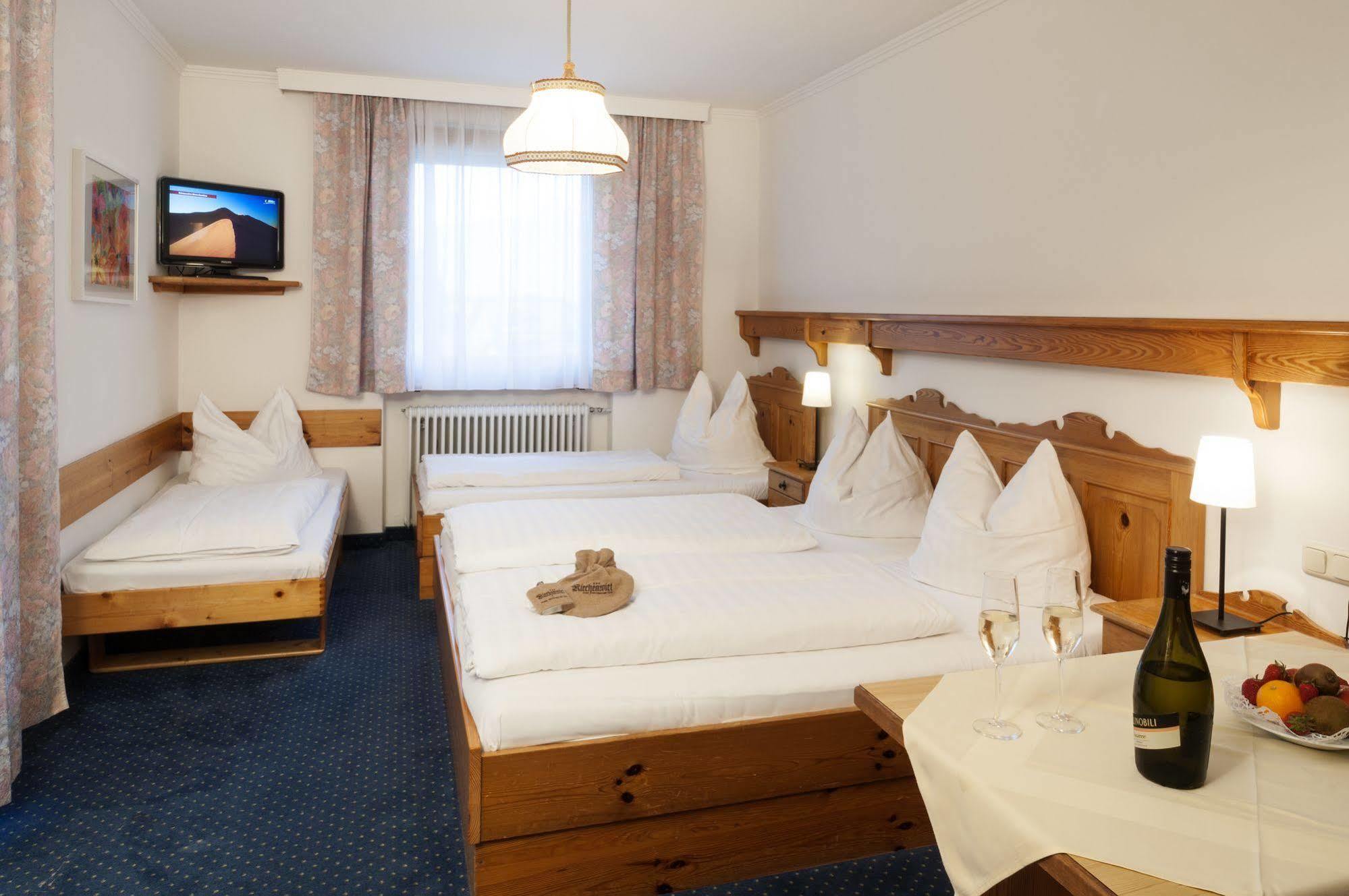 Hotel Gasthof Zum Kirchenwirt Пух бай Халайн Екстериор снимка
